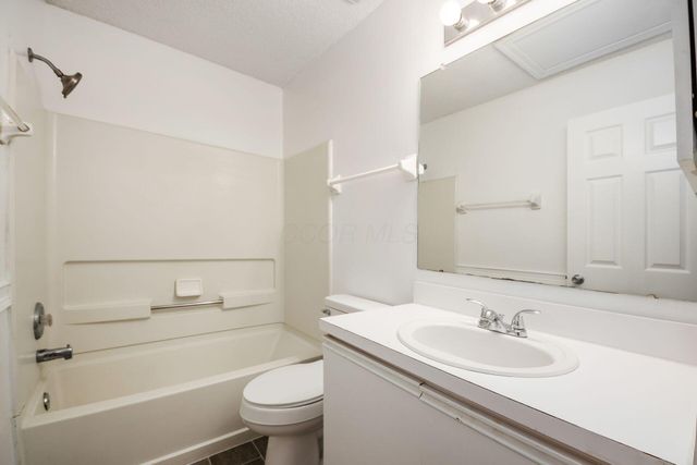 5553 Valencia Park Boulevard, 6A, Hilliard, OH 43026