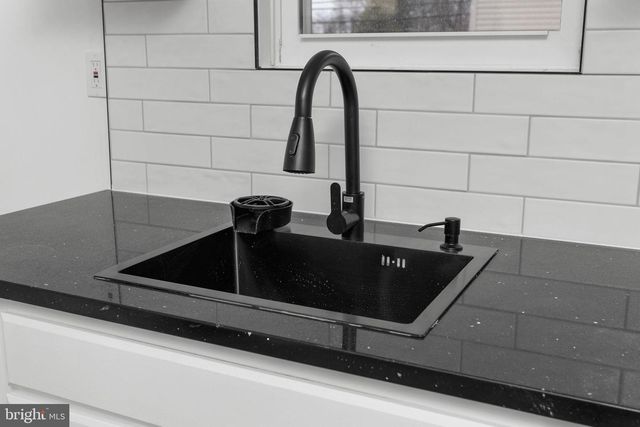 105 CARMEN AVE, Trenton, NJ 08610