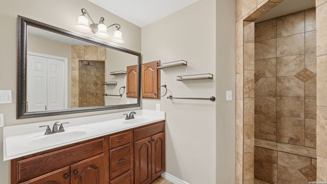 948 Divine Way, New Braunfels, TX 78130