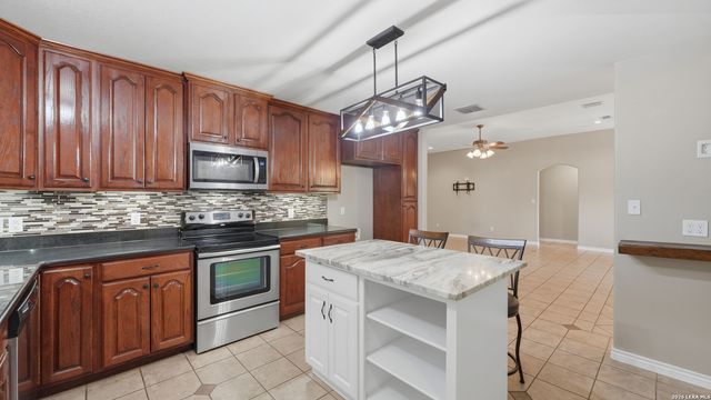 948 Divine Way, New Braunfels, TX 78130