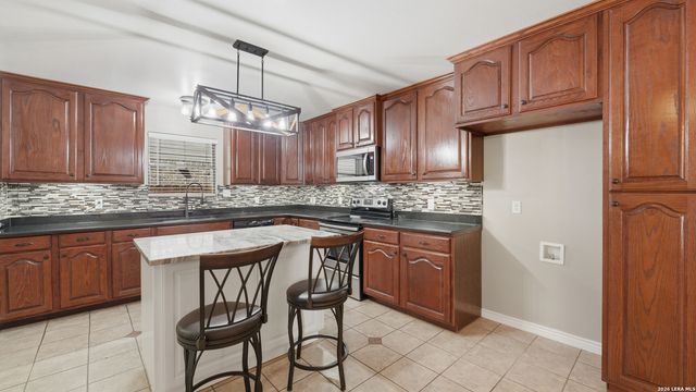 948 Divine Way, New Braunfels, TX 78130