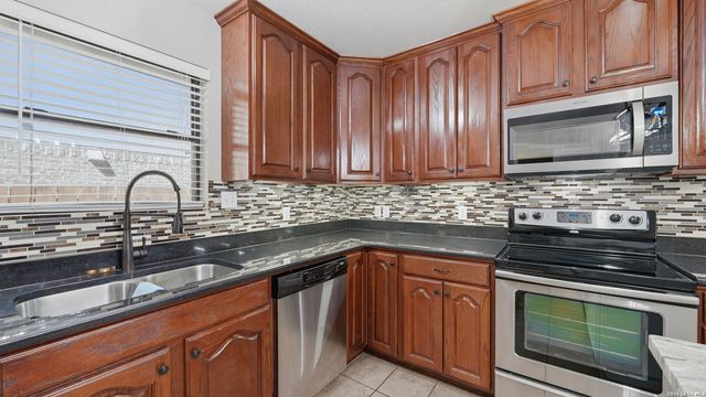 948 Divine Way, New Braunfels, TX 78130