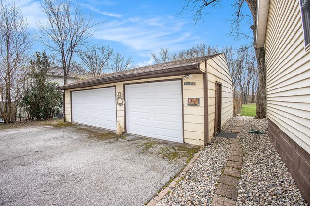 122 E 632 N, Valparaiso, IN 46383