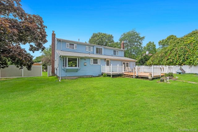 5 Fowler Lane, Mount Sinai, NY 11766