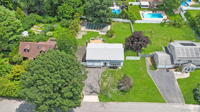 5 Fowler Lane, Mount Sinai, NY 11766