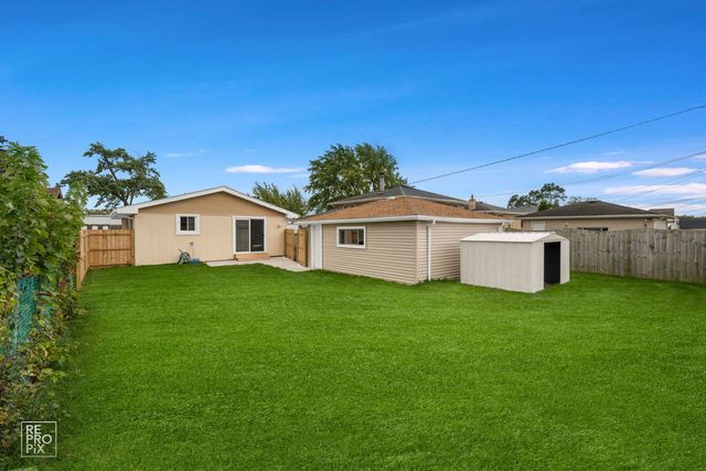 7616 S 78th Avenue, Bridgeview, IL 60455