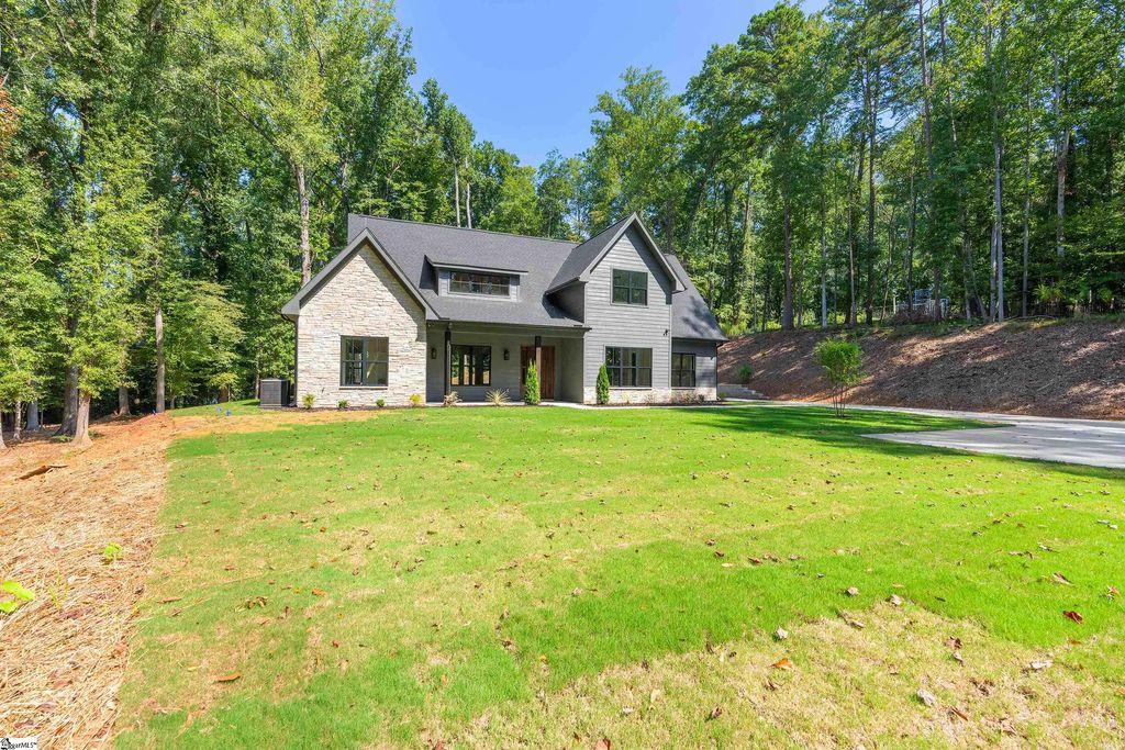 Image 1 of property listing at 188 Graylyn Drive, Anderson, SC 29621