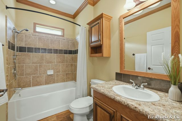 5610 Kingsley Drive NE, Rockford, MI 49341