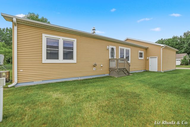 5610 Kingsley Drive NE, Rockford, MI 49341