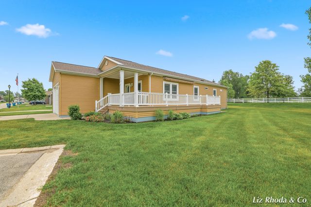 5610 Kingsley Drive NE, Rockford, MI 49341