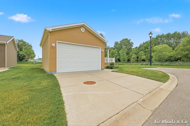 5610 Kingsley Drive NE, Rockford, MI 49341