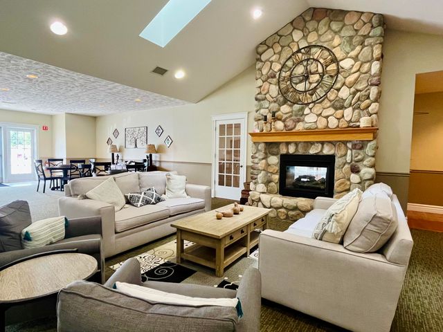5610 Kingsley Drive NE, Rockford, MI 49341