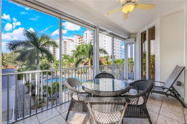 460 LAUNCH CIR 301, Naples, FL 34108