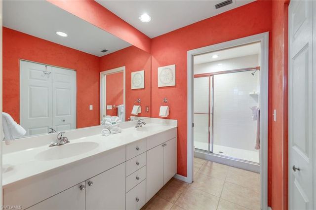 460 LAUNCH CIR 301, Naples, FL 34108