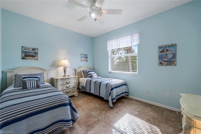 460 LAUNCH CIR 301, Naples, FL 34108