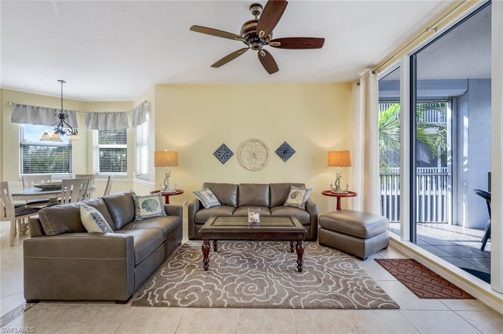 460 LAUNCH CIR 301, Naples, FL 34108