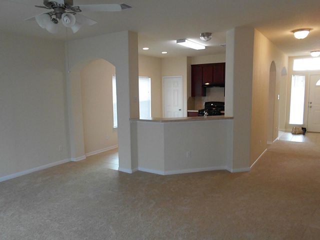 9 N Forrest Avenue, La Porte, TX 77571