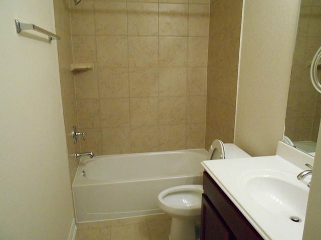 9 N Forrest Avenue, La Porte, TX 77571