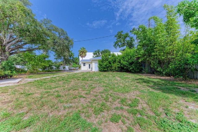 1300 LOMA LINDA COURT, Sarasota, FL 34239