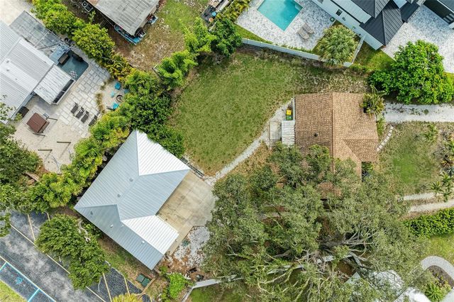 1300 LOMA LINDA COURT, Sarasota, FL 34239