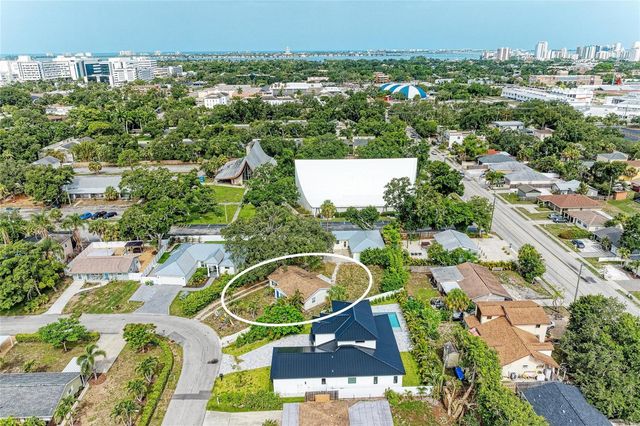1300 LOMA LINDA COURT, Sarasota, FL 34239