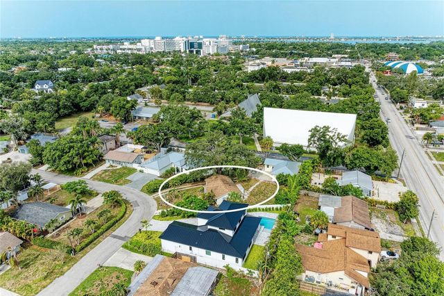 1300 LOMA LINDA COURT, Sarasota, FL 34239
