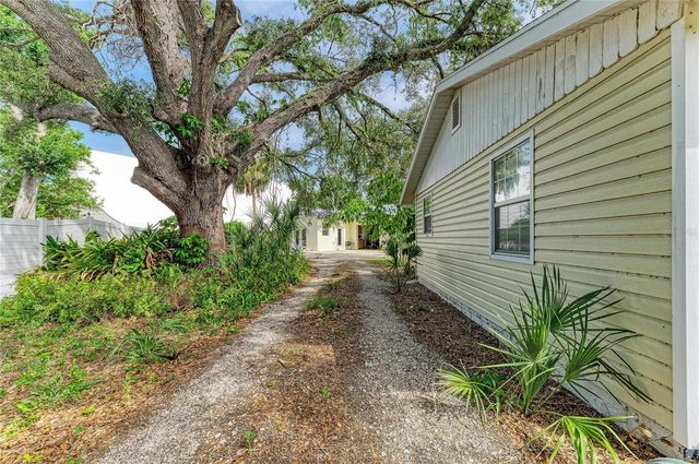 1300 LOMA LINDA COURT, Sarasota, FL 34239