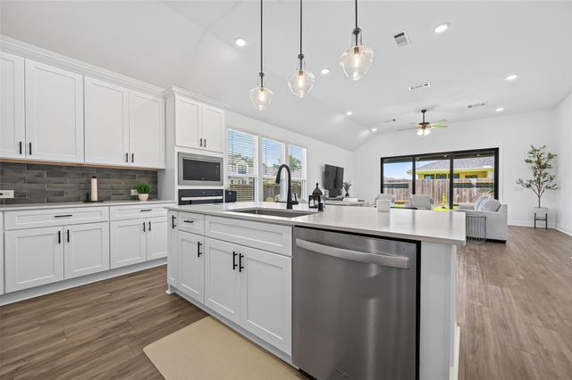 18218 Ellerden Forest Drive, Tomball, TX 77377