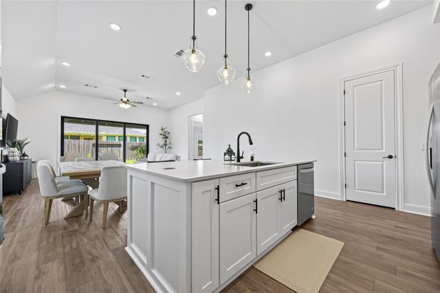 18218 Ellerden Forest Drive, Tomball, TX 77377