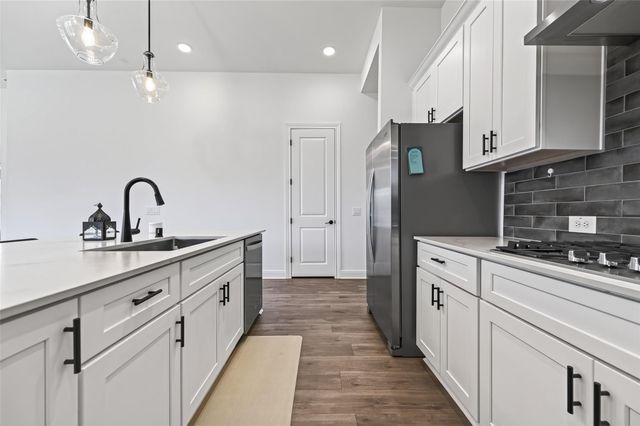 18218 Ellerden Forest Drive, Tomball, TX 77377