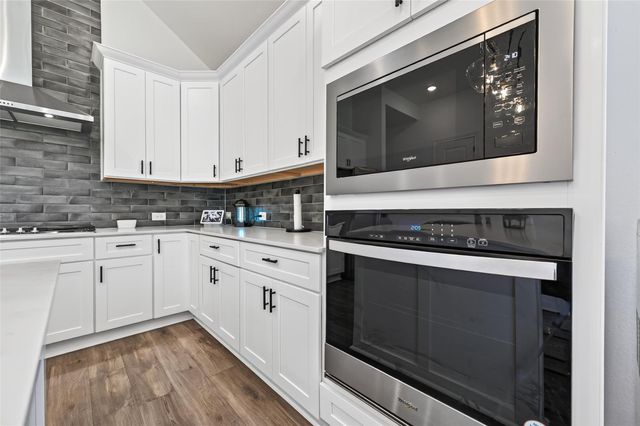 18218 Ellerden Forest Drive, Tomball, TX 77377