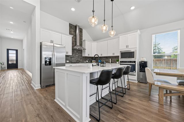 18218 Ellerden Forest Drive, Tomball, TX 77377