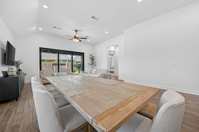 18218 Ellerden Forest Drive, Tomball, TX 77377