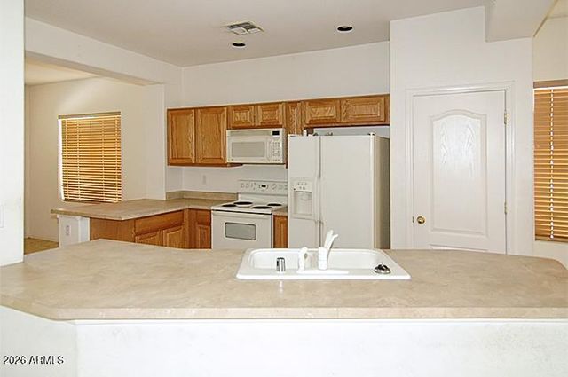 9237 W Milkweed Loop, Phoenix, AZ 85037