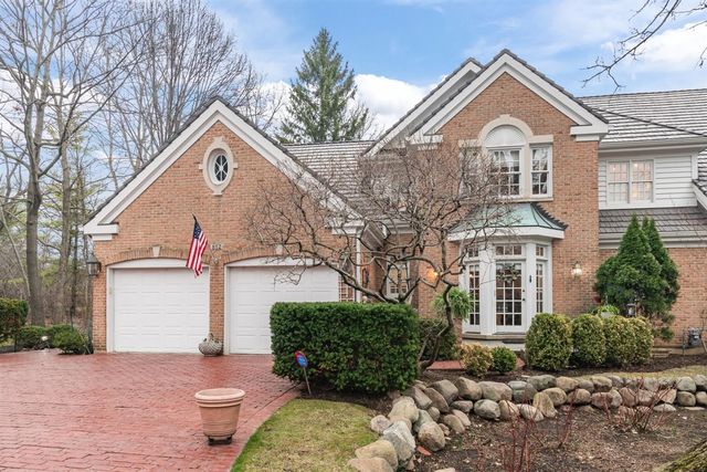 852 Gloucester Crossing, Lake Forest, IL 60045