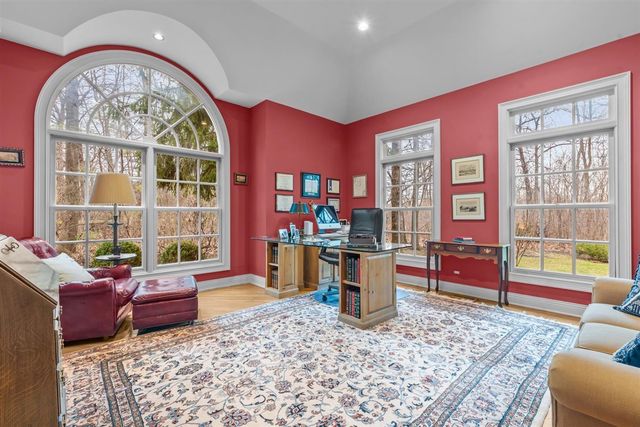 852 Gloucester Crossing, Lake Forest, IL 60045