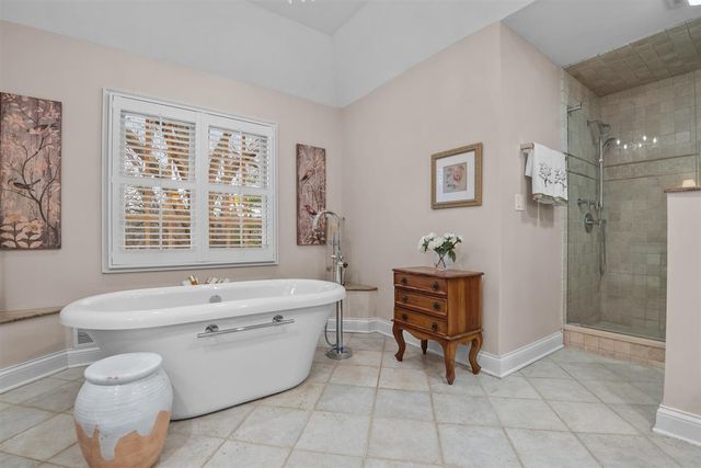 852 Gloucester Crossing, Lake Forest, IL 60045