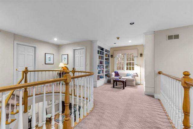 852 Gloucester Crossing, Lake Forest, IL 60045