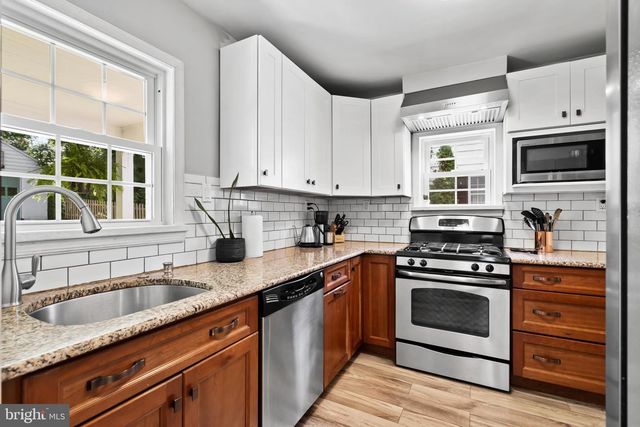 108 E WAVERLY RD, Wyncote, PA 19095