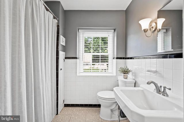 108 E WAVERLY RD, Wyncote, PA 19095