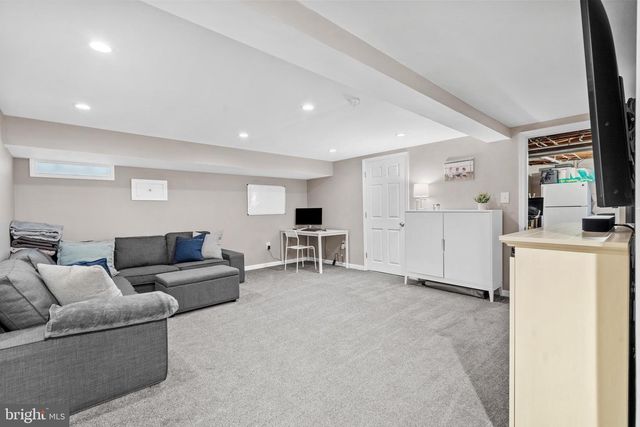 108 E WAVERLY RD, Wyncote, PA 19095