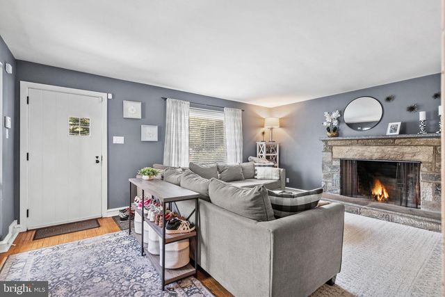 108 E WAVERLY RD, Wyncote, PA 19095