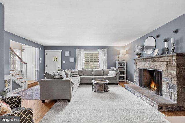 108 E WAVERLY RD, Wyncote, PA 19095