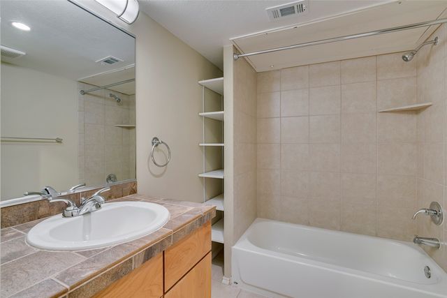 4616 W Lovers Lane 205, Dallas, TX 75209