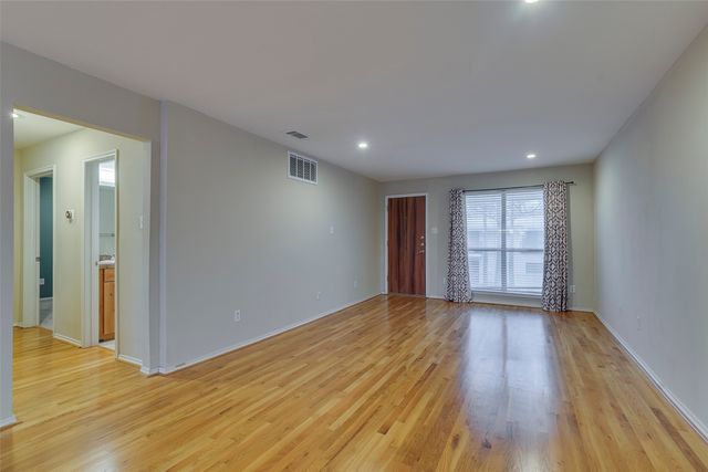 4616 W Lovers Lane 205, Dallas, TX 75209