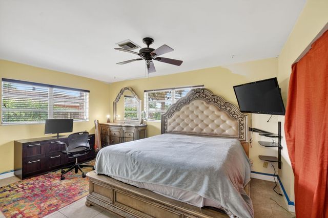 1660 40th Street, West Palm Beach, FL 33407