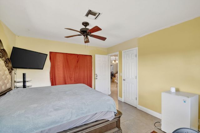 1660 40th Street, West Palm Beach, FL 33407