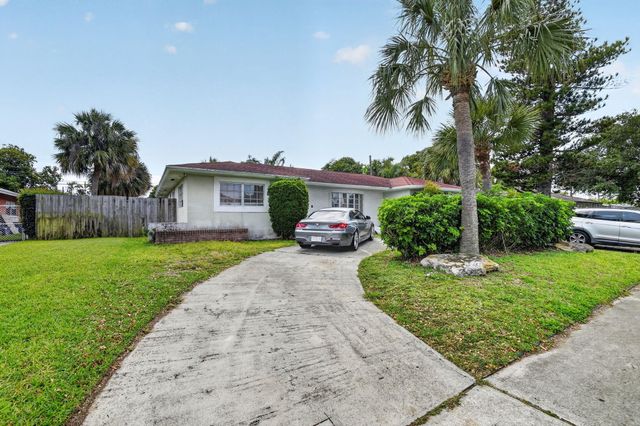 1660 40th Street, West Palm Beach, FL 33407