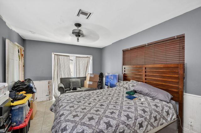 1660 40th Street, West Palm Beach, FL 33407