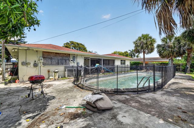 1660 40th Street, West Palm Beach, FL 33407